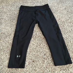 Small, Black, Under Armour capri leggings